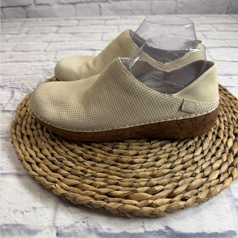 Fitflop Cream Perforated Mules with Cork Bottom and Wobble Board. Comfort Shoes.